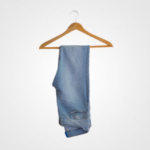 Vaqueros azules tenues